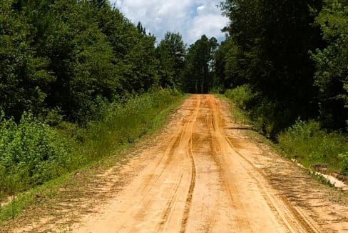 Raymond-Wilkes-Road_Co-Rd-123_property-on-right